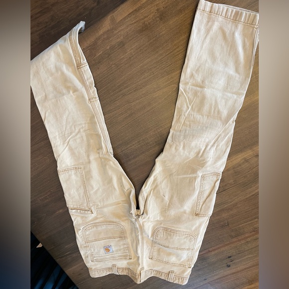 Distressed Carhartt Pants 32x30 - Picture 4 of 6